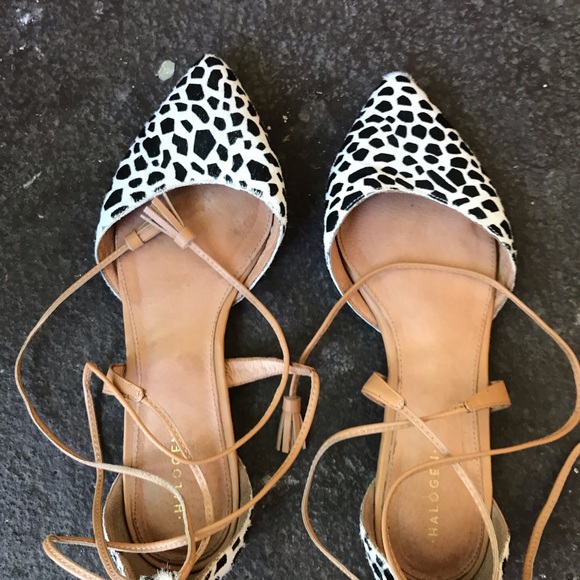 Halogen Owen Genuine Calf Hair Pointy Toe Ghillie - Picture 2 of 5